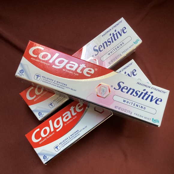 Colgate Sensitive Toothpaste Maximum Strength with Whitening - Fresh Mint Gel - - Picture 3 of 8